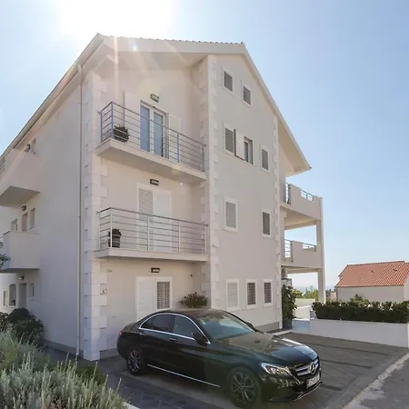 Hvar De Luxe 3*