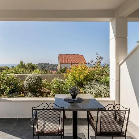 Affittacamere Hvar De Luxe 3*