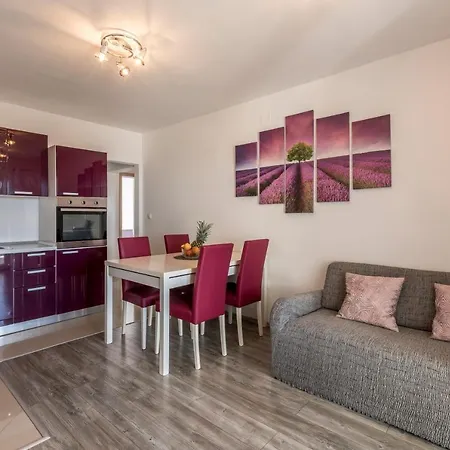 Hvar De Luxe 3*