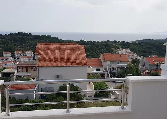 Hvar De Luxe 3*