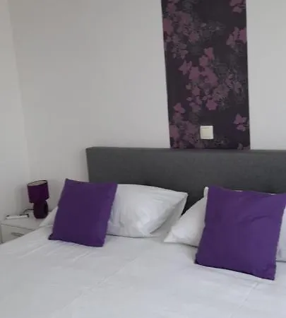 Hvar De Luxe 3*