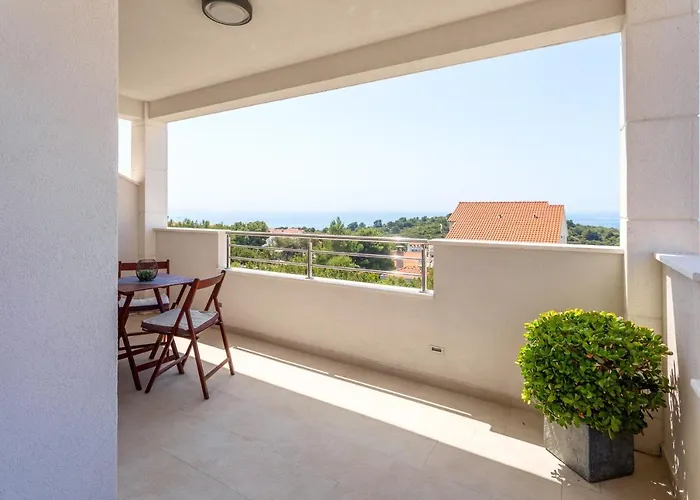 Hvar De Luxe Konukevi 3*