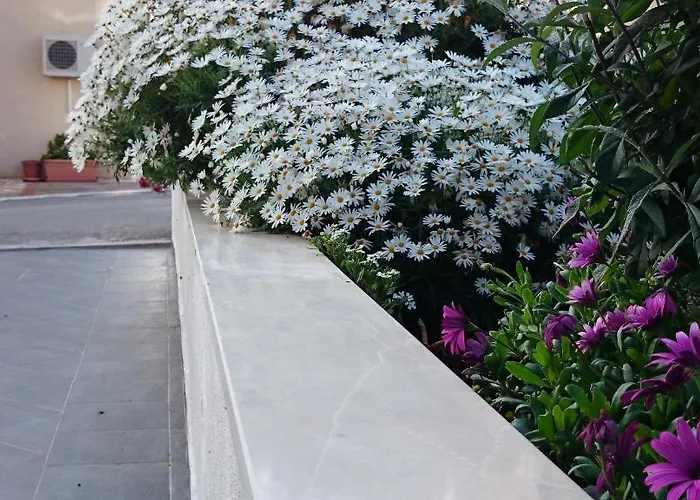 Konukevi Hvar De Luxe 3*